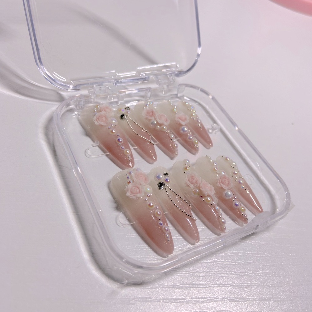 B295 PRESS ON NAILS